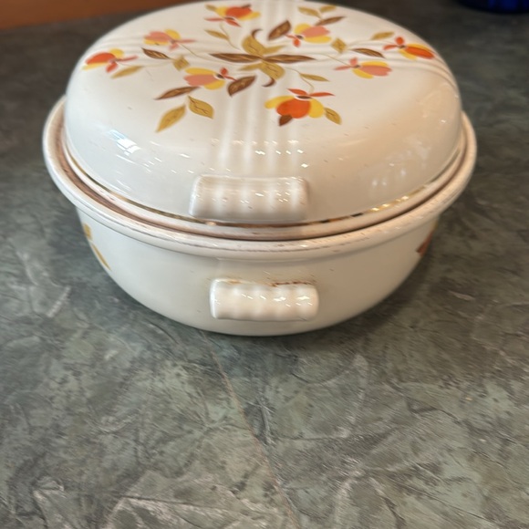HALL Vintage 2-Quart Casserole Dish With Lid Tea Autumn Leaf - Picture 4 of 9